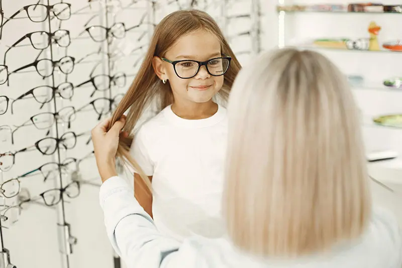 Why are PC lenses more highly recommended for multifocal defocus glasses?